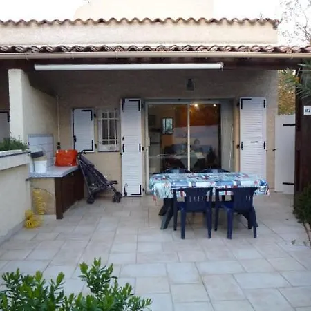 Sympathique Mitoyenne Dans Avec Piscine Et Parking A 450m De La Mer - Cap D'agde - Ref Samaria67
